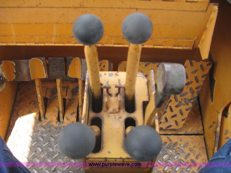 image for item H5361 1976 Case 1150B track loader