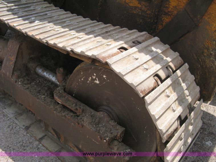 image for item H5361 1976 Case 1150B track loader