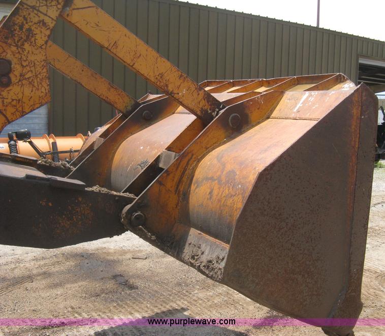 image for item H5361 1976 Case 1150B track loader