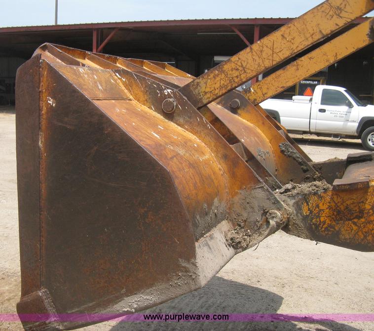 image for item H5361 1976 Case 1150B track loader