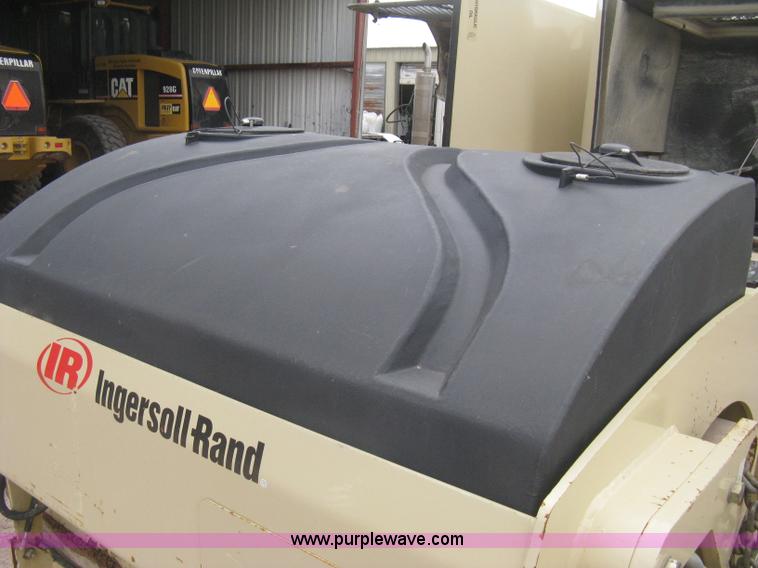 image for item H5362 2002 Ingersoll Rand DD70 articulated smooth drum vibratory roller