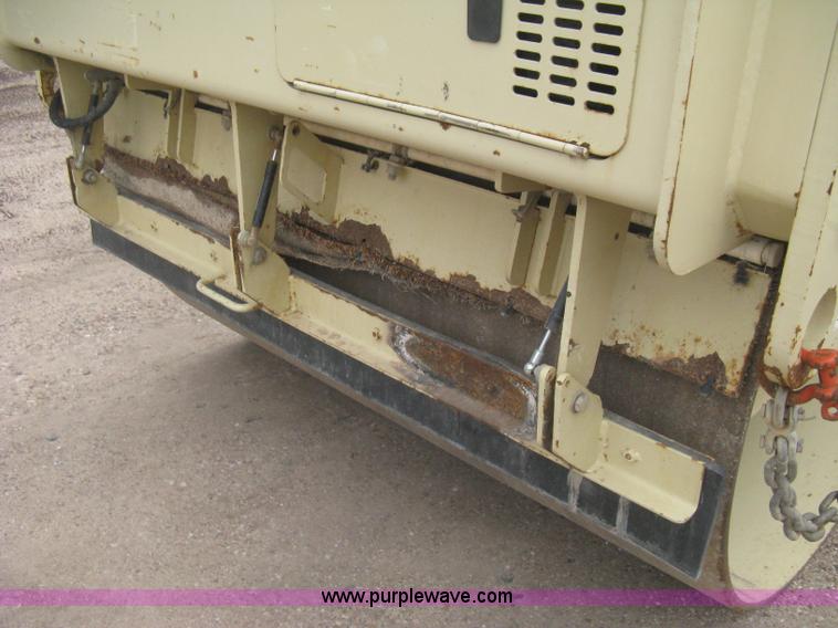 image for item H5362 2002 Ingersoll Rand DD70 articulated smooth drum vibratory roller