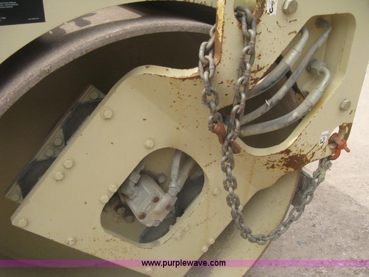 image for item H5362 2002 Ingersoll Rand DD70 articulated smooth drum vibratory roller