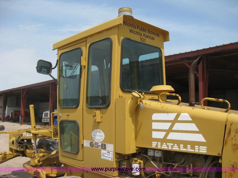 image for item H5363 1989 Fiat-Allis 65B motor grader