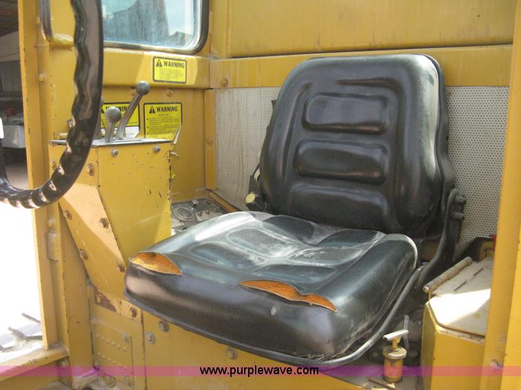 image for item H5363 1989 Fiat-Allis 65B motor grader