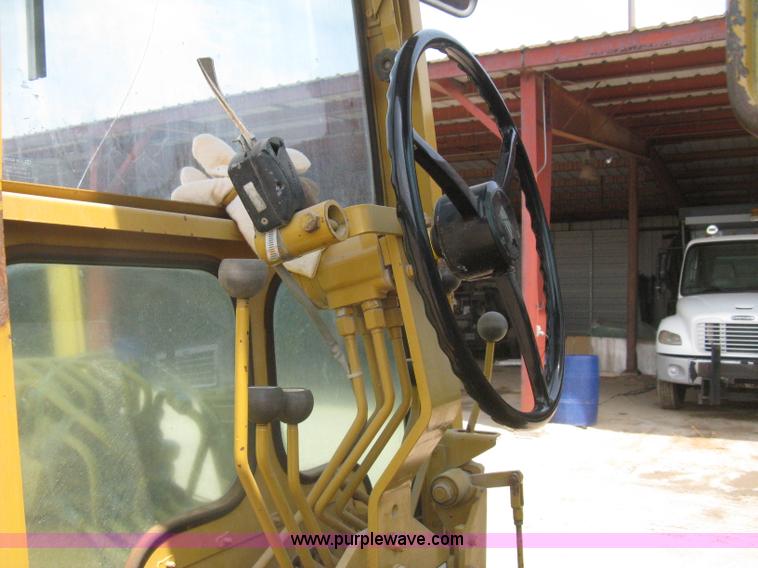 image for item H5363 1989 Fiat-Allis 65B motor grader