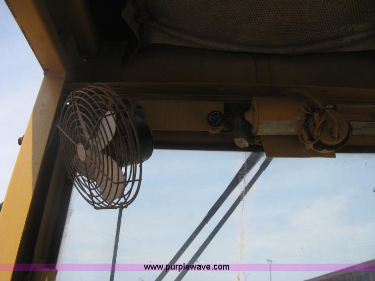 image for item H5363 1989 Fiat-Allis 65B motor grader