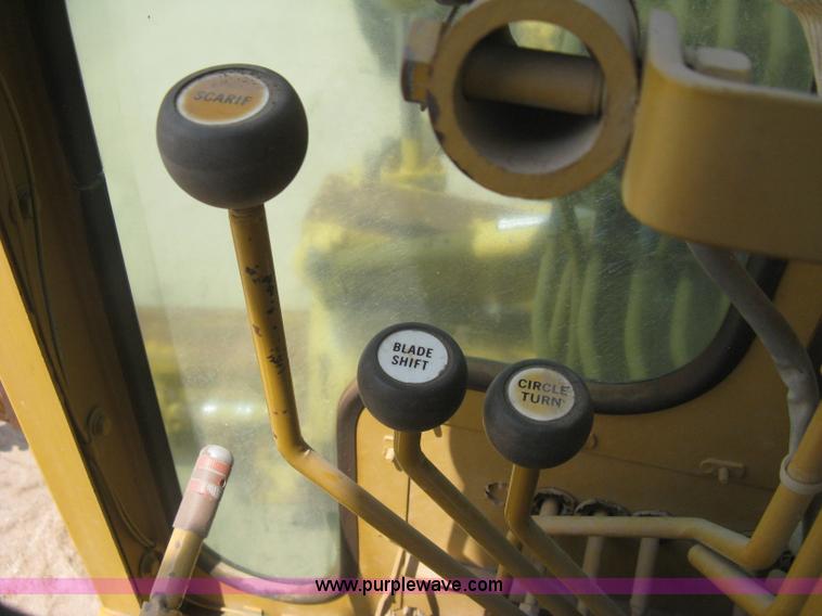 image for item H5363 1989 Fiat-Allis 65B motor grader