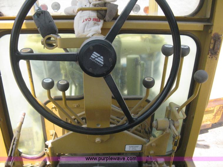 image for item H5363 1989 Fiat-Allis 65B motor grader