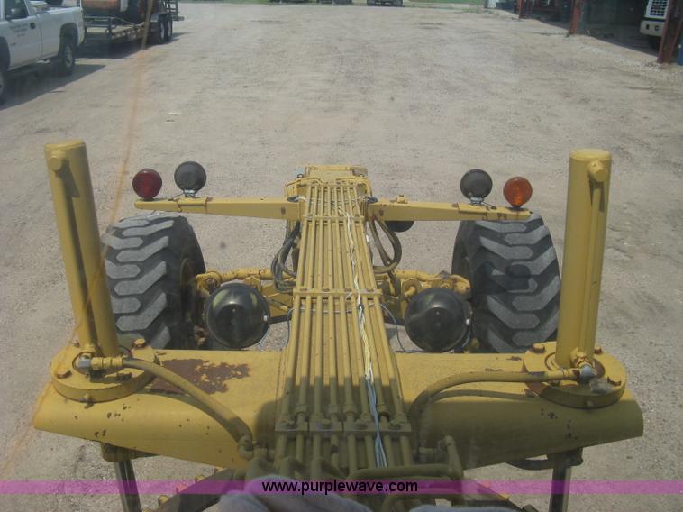 image for item H5363 1989 Fiat-Allis 65B motor grader