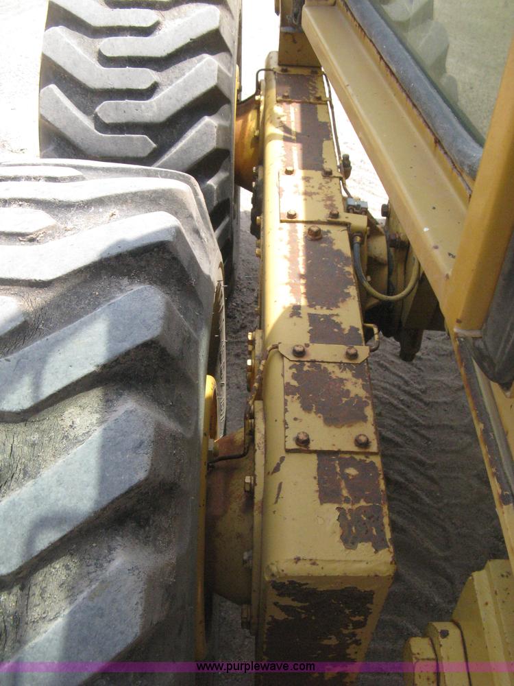 image for item H5363 1989 Fiat-Allis 65B motor grader