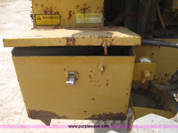 image for item H5363 1989 Fiat-Allis 65B motor grader