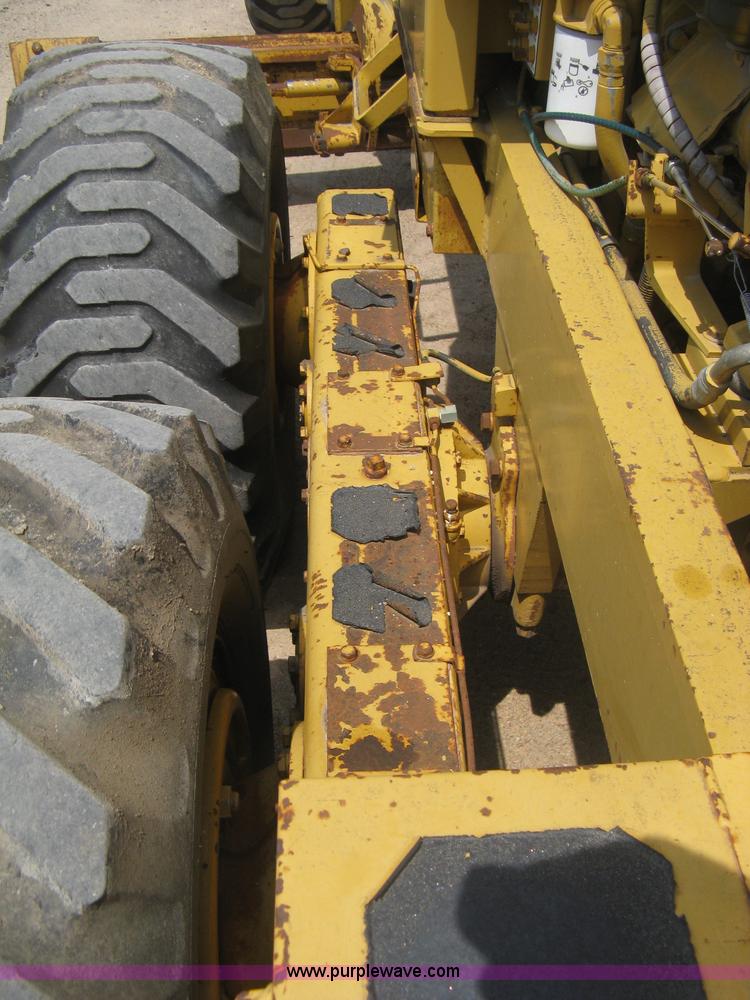 image for item H5363 1989 Fiat-Allis 65B motor grader