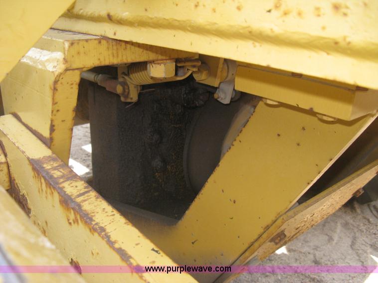 image for item H5363 1989 Fiat-Allis 65B motor grader