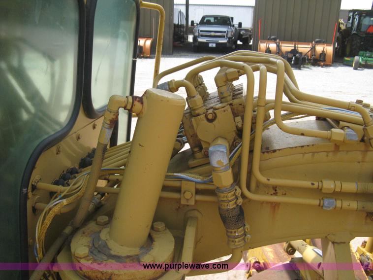 image for item H5363 1989 Fiat-Allis 65B motor grader