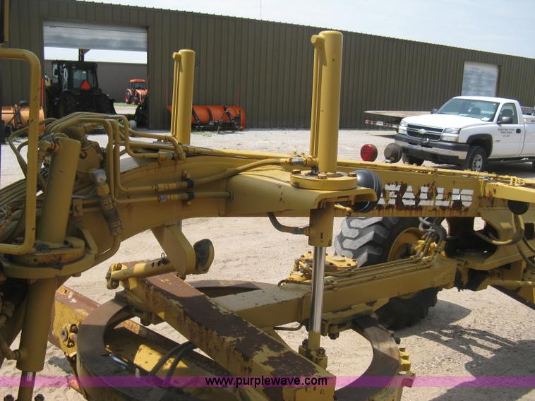 image for item H5363 1989 Fiat-Allis 65B motor grader