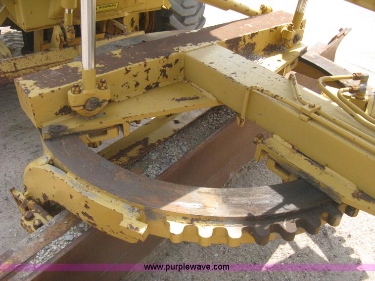 image for item H5363 1989 Fiat-Allis 65B motor grader