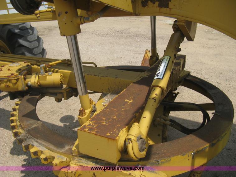 image for item H5363 1989 Fiat-Allis 65B motor grader