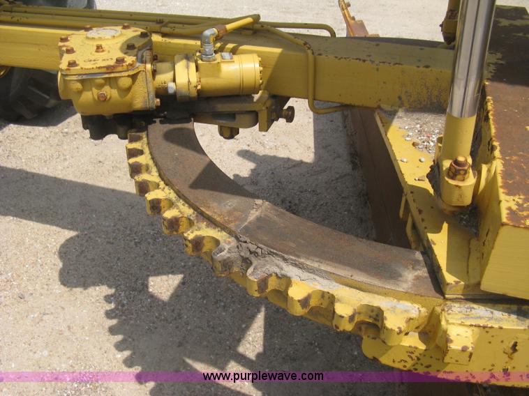 image for item H5363 1989 Fiat-Allis 65B motor grader