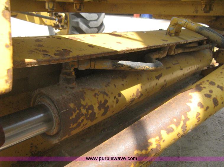 image for item H5363 1989 Fiat-Allis 65B motor grader