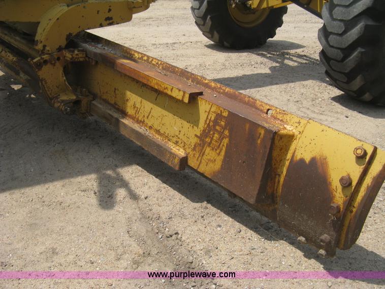 image for item H5363 1989 Fiat-Allis 65B motor grader