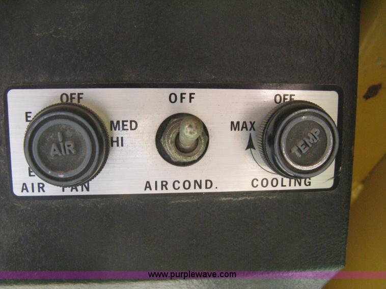 image for item H5363 1989 Fiat-Allis 65B motor grader