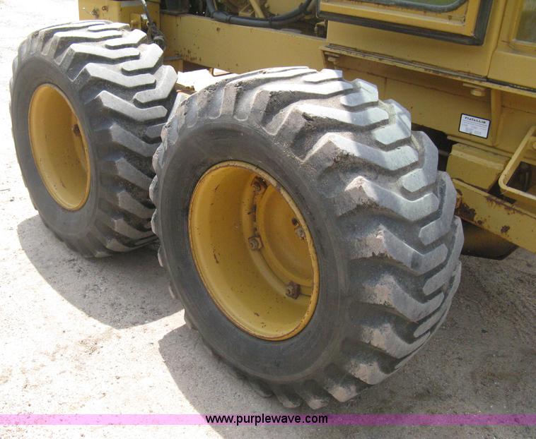 image for item H5363 1989 Fiat-Allis 65B motor grader