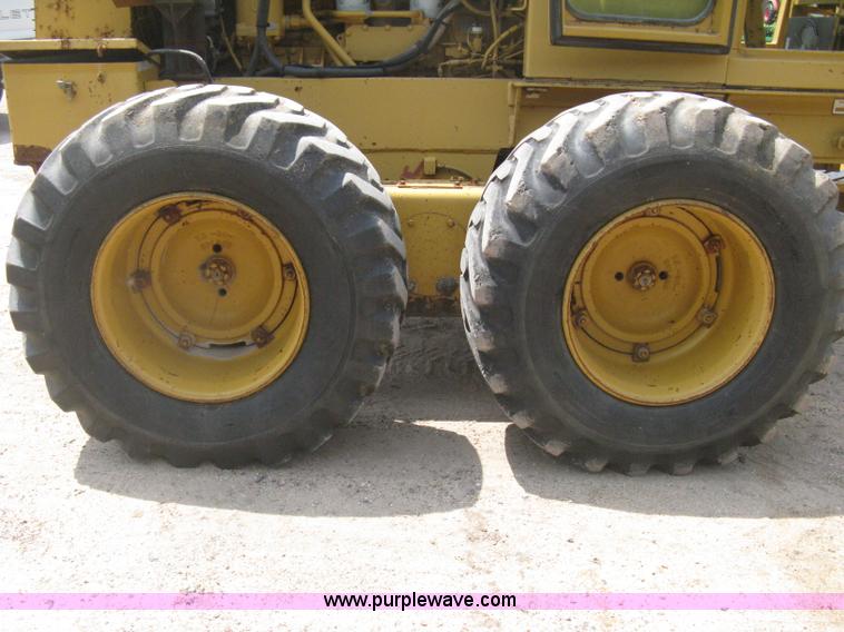 image for item H5363 1989 Fiat-Allis 65B motor grader