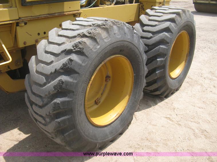 image for item H5363 1989 Fiat-Allis 65B motor grader