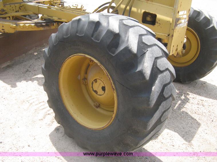 image for item H5363 1989 Fiat-Allis 65B motor grader