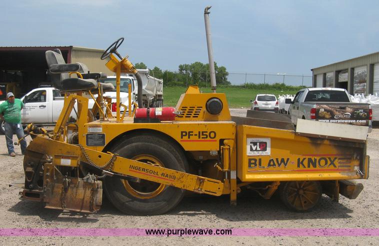 image for item H5364 2001 Blaw-Knox PF150 paver