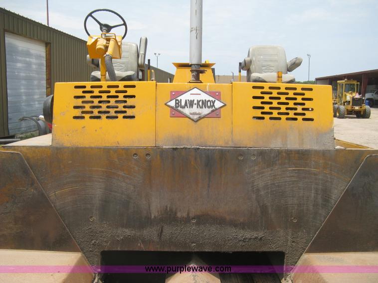 image for item H5364 2001 Blaw-Knox PF150 paver