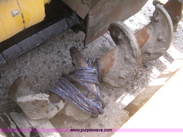 image for item H5364 2001 Blaw-Knox PF150 paver