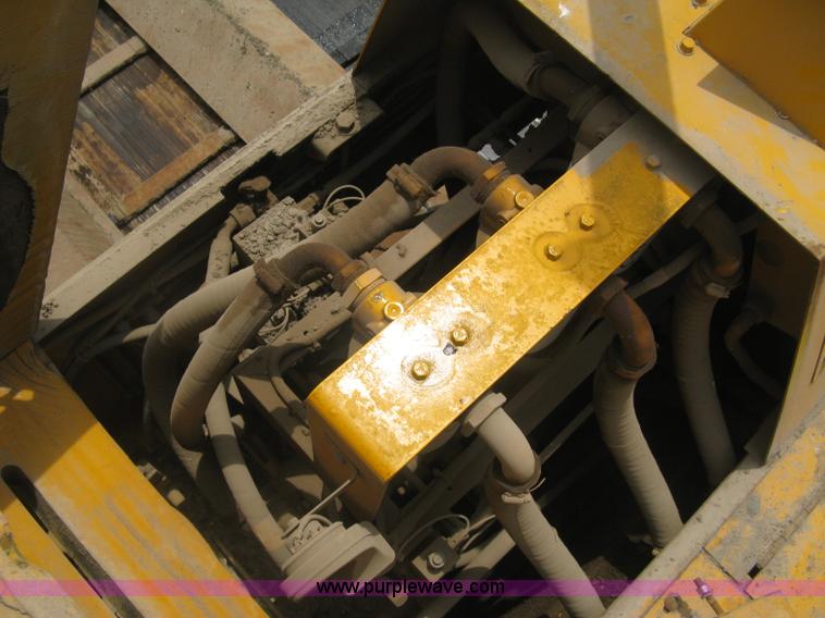 image for item H5364 2001 Blaw-Knox PF150 paver