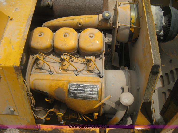 image for item H5364 2001 Blaw-Knox PF150 paver