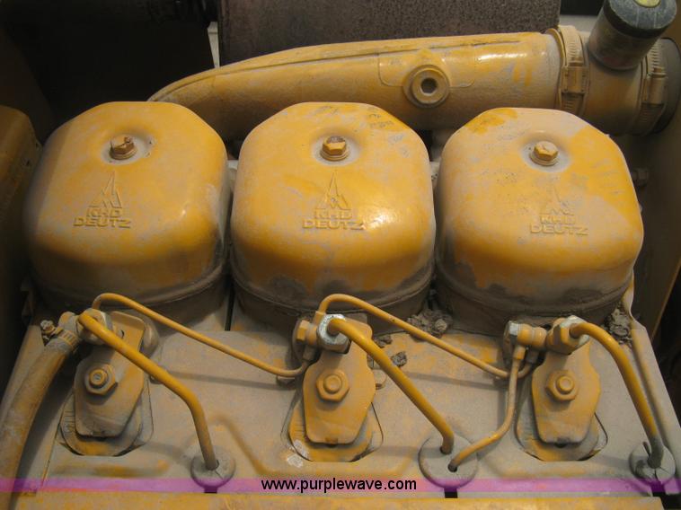 image for item H5364 2001 Blaw-Knox PF150 paver