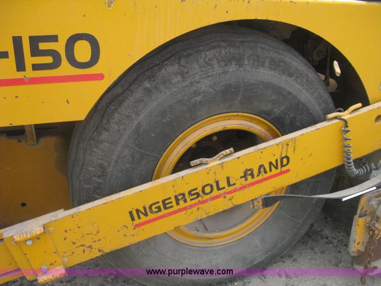 image for item H5364 2001 Blaw-Knox PF150 paver