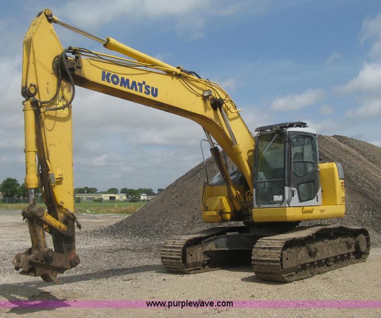 image for item H5383 2003 Komatsu PC228US-3 excavator