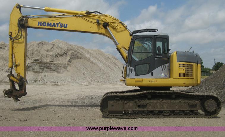 image for item H5383 2003 Komatsu PC228US-3 excavator