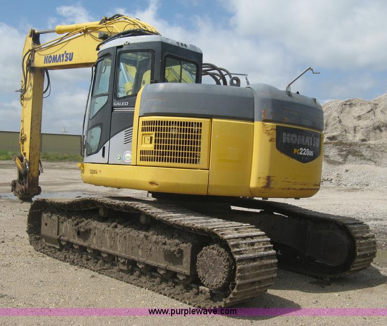 image for item H5383 2003 Komatsu PC228US-3 excavator