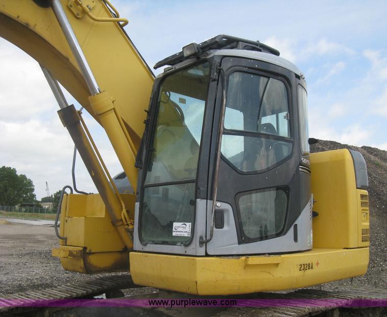 image for item H5383 2003 Komatsu PC228US-3 excavator