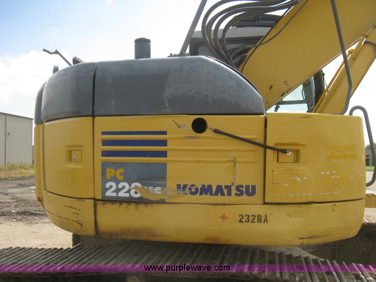 image for item H5383 2003 Komatsu PC228US-3 excavator