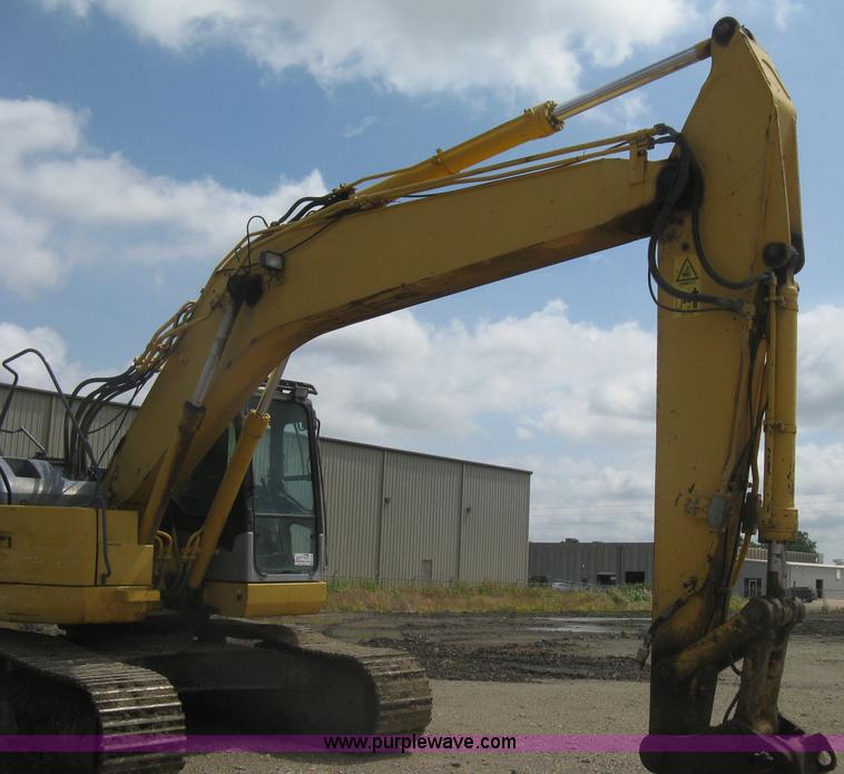 image for item H5383 2003 Komatsu PC228US-3 excavator