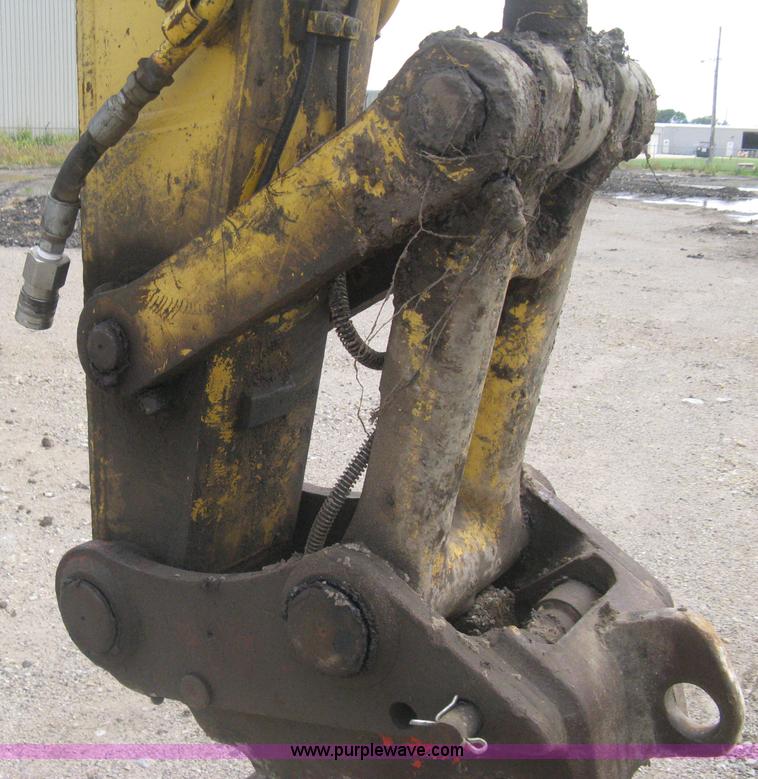 image for item H5383 2003 Komatsu PC228US-3 excavator