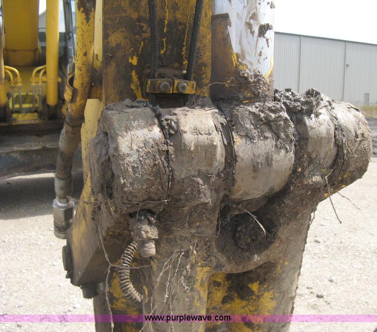 image for item H5383 2003 Komatsu PC228US-3 excavator