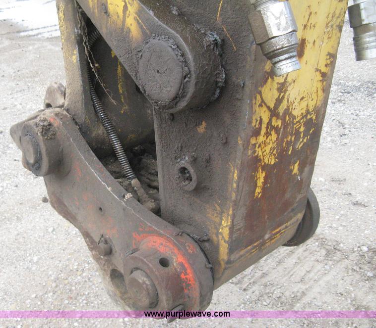 image for item H5383 2003 Komatsu PC228US-3 excavator