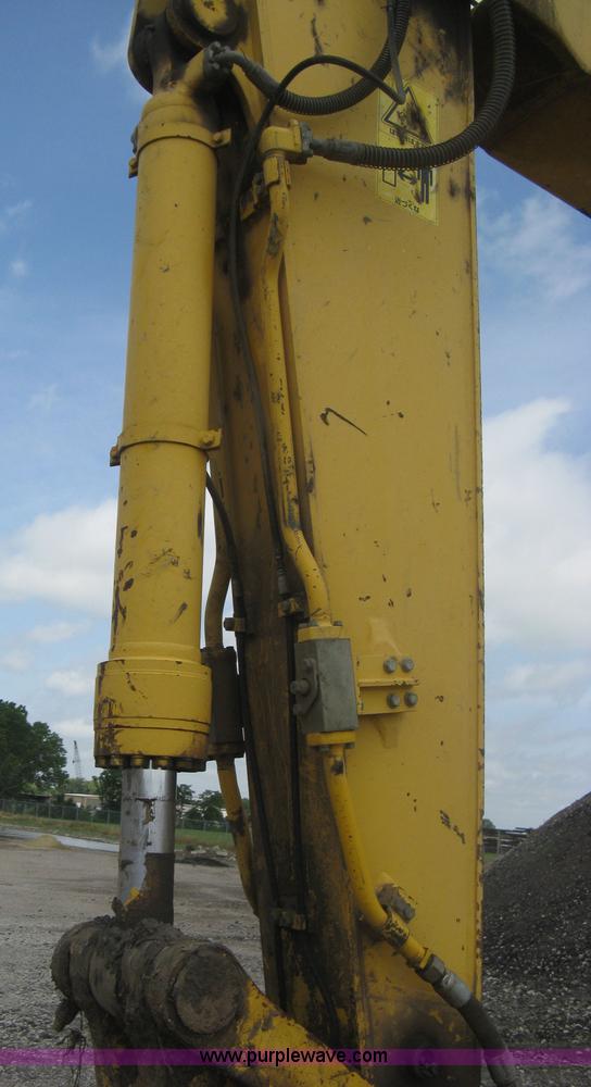 image for item H5383 2003 Komatsu PC228US-3 excavator