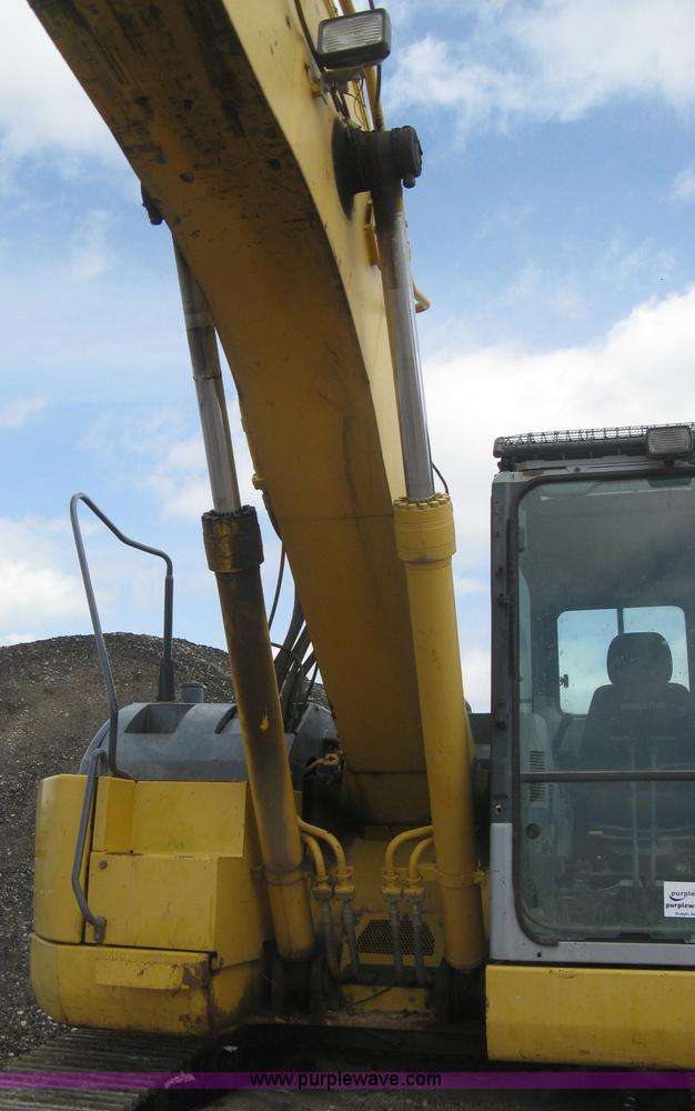 image for item H5383 2003 Komatsu PC228US-3 excavator