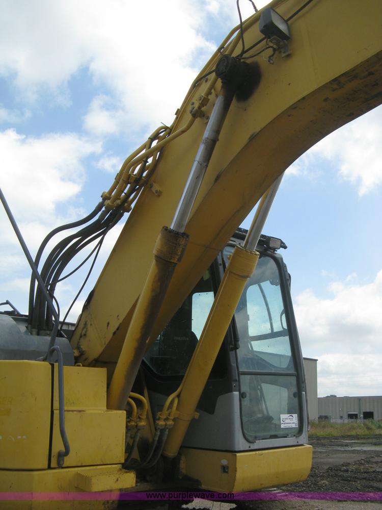 image for item H5383 2003 Komatsu PC228US-3 excavator