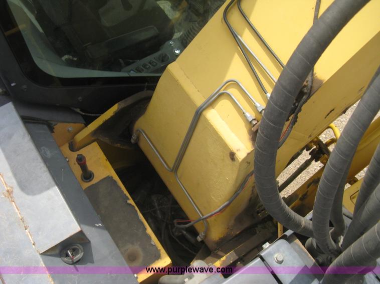 image for item H5383 2003 Komatsu PC228US-3 excavator